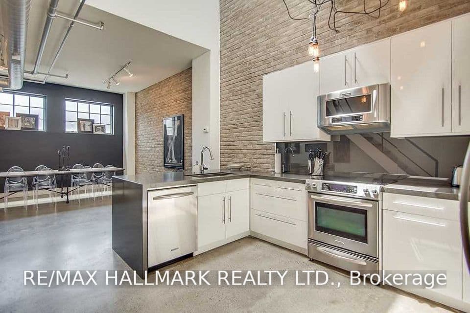 6 Bartlett Avenue 7, Toronto, ON M6H 3E8 – photo 3