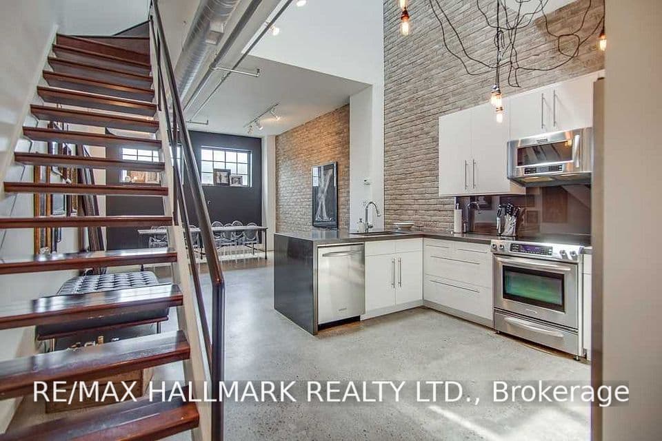 6 Bartlett Avenue 7, Toronto, ON M6H 3E8 – photo 2