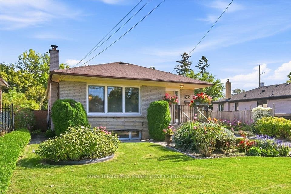 305 Queen Mary Drive, Oakville, ON L6K 3L5 – photo 3