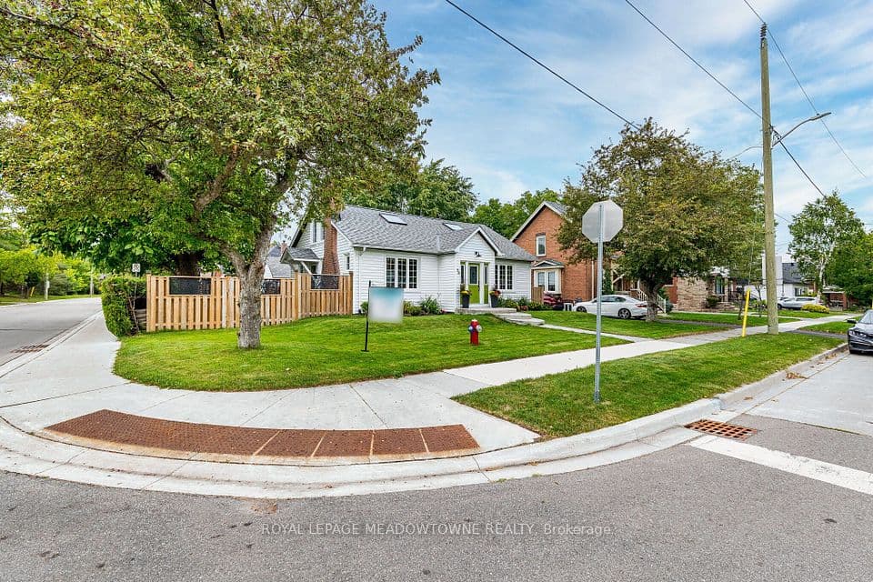 32 Craig Street, Brampton, ON L6Y 1J1 – photo 2