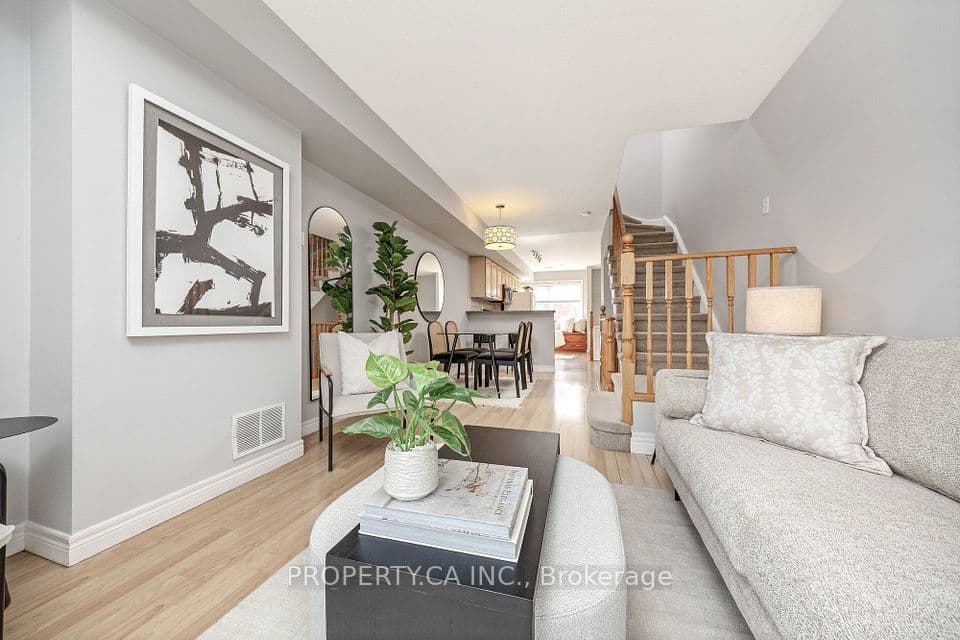 1751 Lampman Avenue 24, Burlington, ON L7L 6W2 – main photo