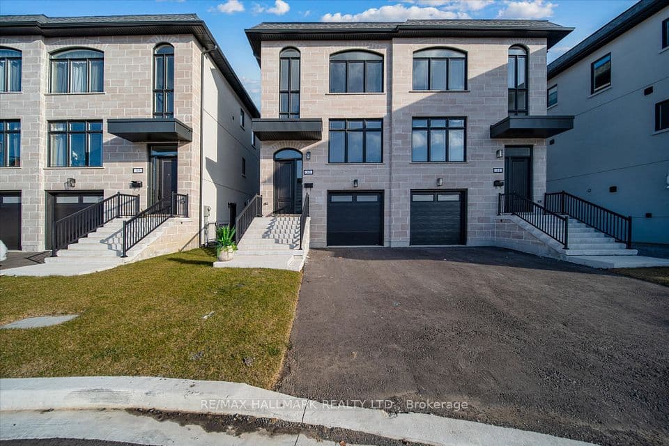 31 St.Gaspar's Court, Toronto, ON M9L 2J7 – main photo