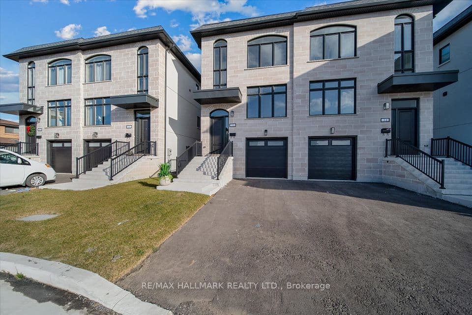 31 St.Gaspar's Court, Toronto, ON M9L 2J7 – photo 2
