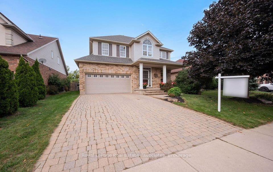 17 Nelles Street, Halton Hills, ON L7J 2Y7 – photo 2
