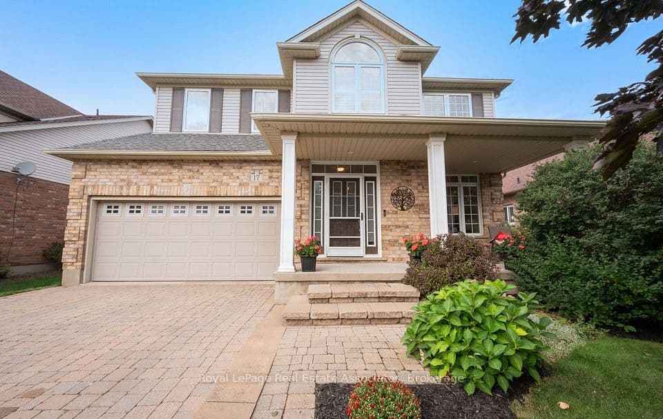 17 Nelles Street, Halton Hills, ON L7J 2Y7 – main photo