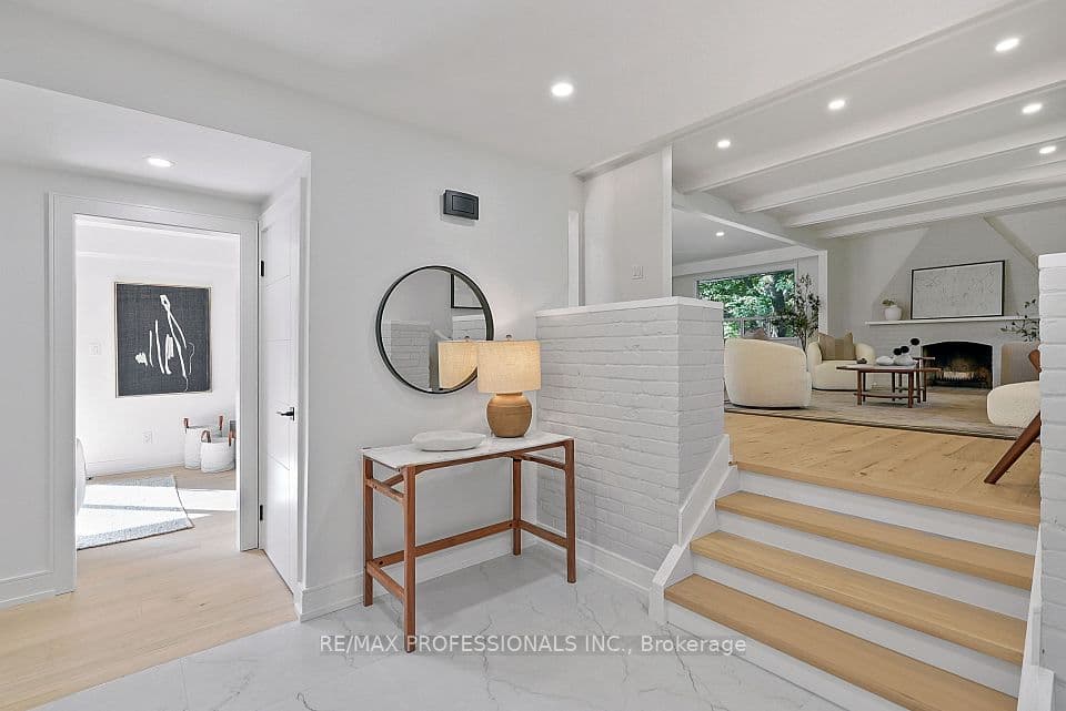 15 Bell Royal Court, Toronto, ON M9A 4G7 – photo 2