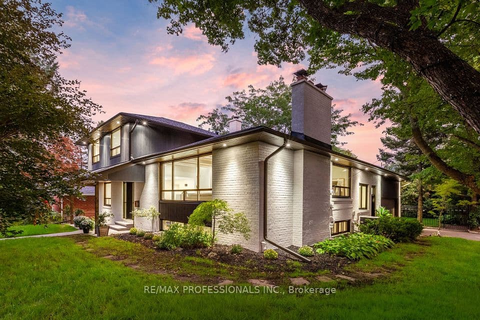 15 Bell Royal Court, Toronto, ON M9A 4G7 – main photo