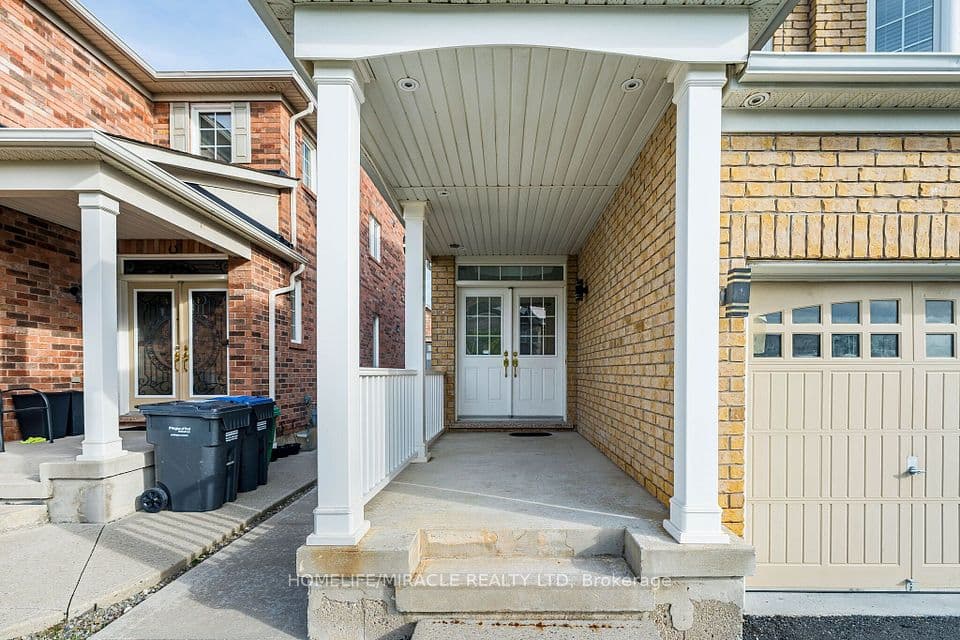 354 Panhellenic Drive, Mississauga, ON L5W 0B9 – photo 3