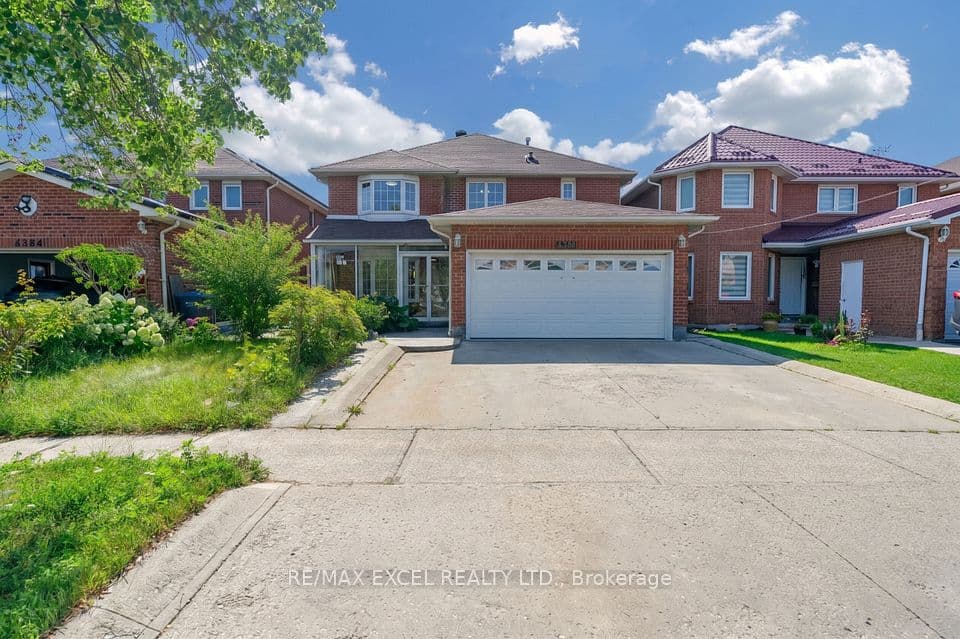 4388 Guildwood Way, Mississauga, ON L5R 2A4 – photo 2