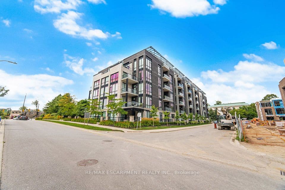 42 Mill Street 210, Halton Hills, ON L7G 0P9 – main photo