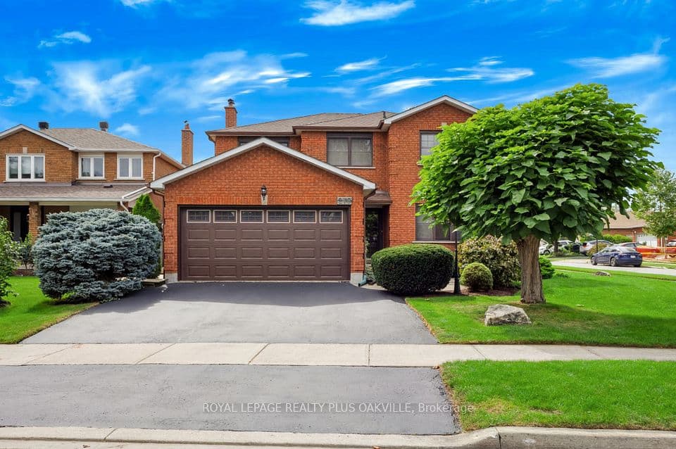279 Hickory Circle, Oakville, ON L6H 4V3 – main photo