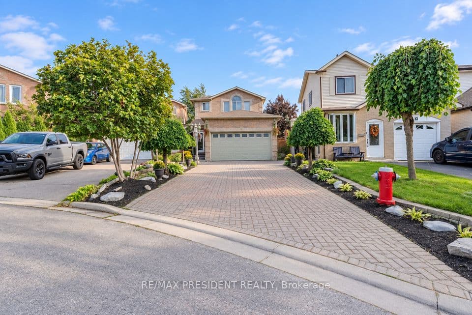 9 Aster Court, Brampton, ON L6V 3P1 – photo 3
