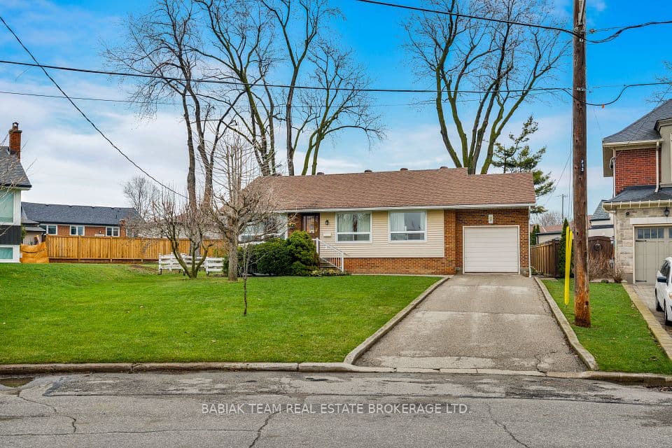9 Camborne Avenue, Toronto, ON M3M 2P9 – photo 3