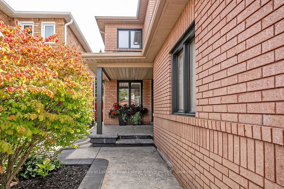 6576 Alderwood Trail, Mississauga, ON L5N 6W3 – photo 3