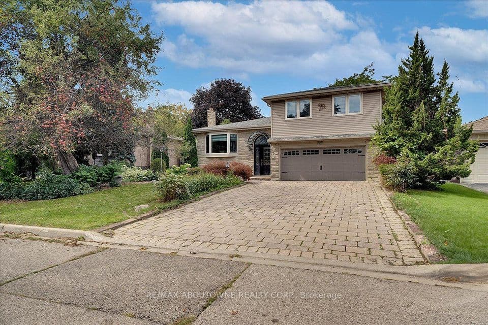 24 Golf View Drive, Brampton, ON L6W 1A5 – photo 3