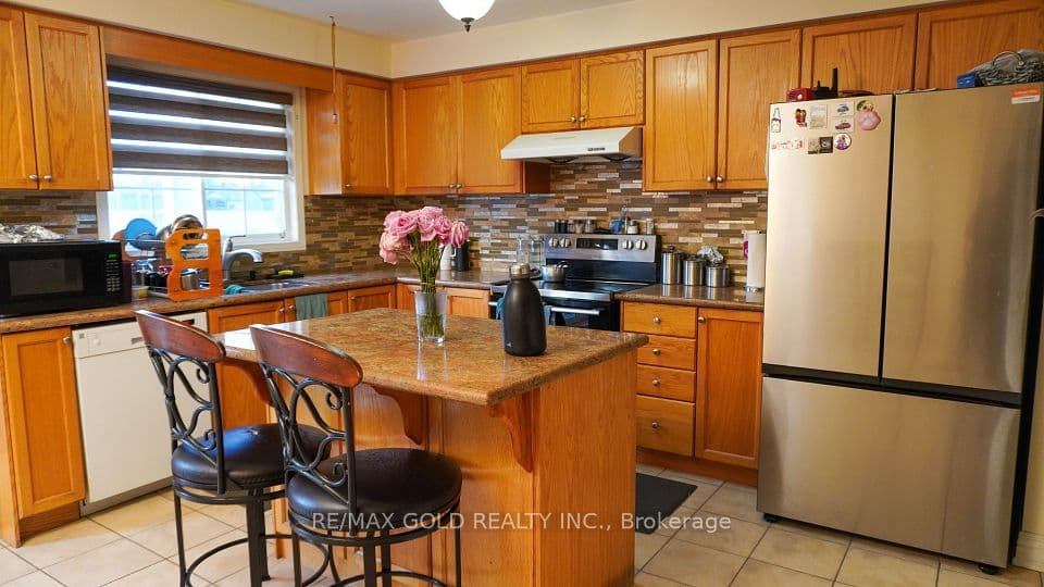 86 Turquoise Crescent, Brampton, ON L6P 0Z8 – photo 3