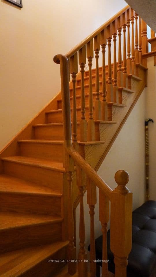 86 Turquoise Crescent, Brampton, ON L6P 0Z8 – photo 2