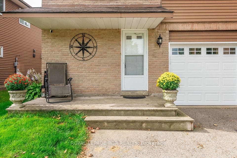 12 Steven Street, Orangeville, ON L9W 4G1 – photo 2