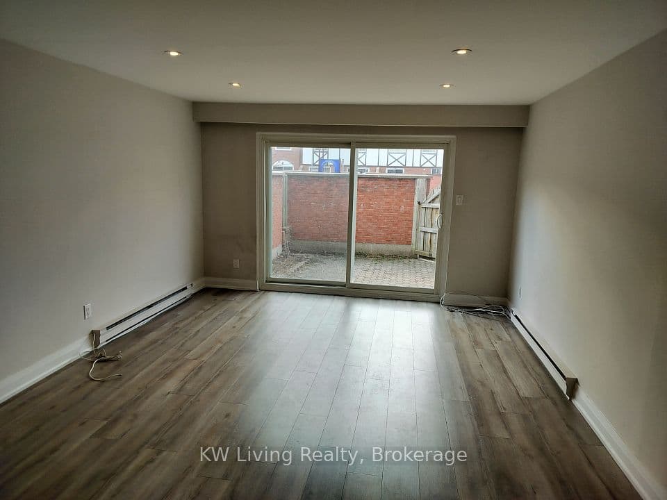 81 Irwin Road 18, Toronto, ON M9W 5W1 – photo 3
