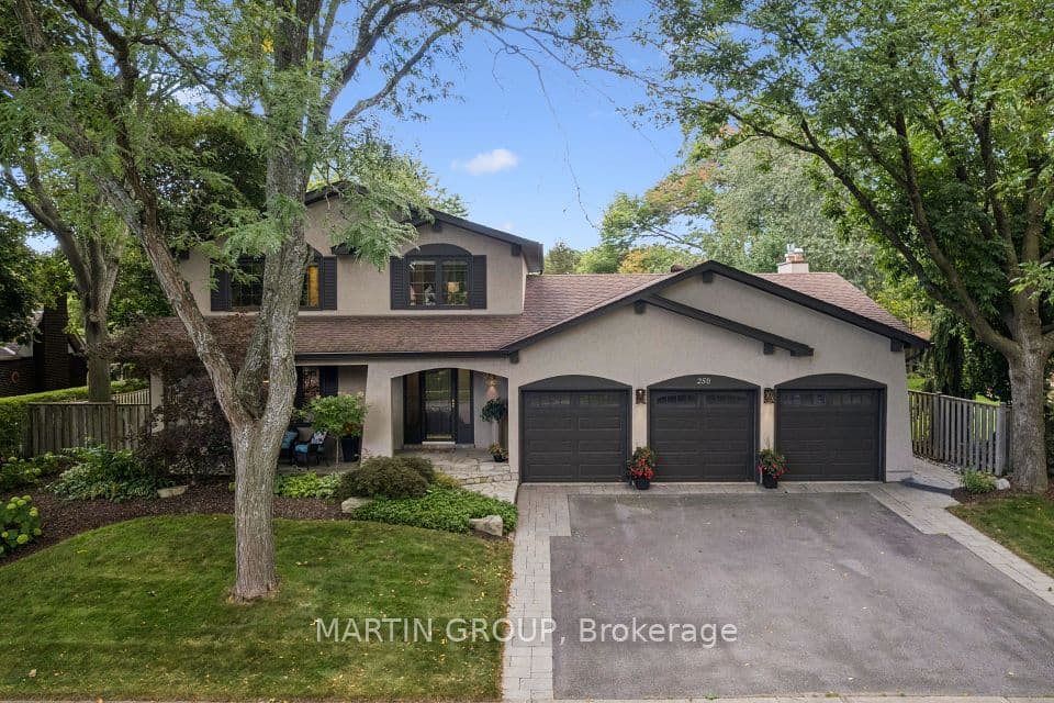 250 Mccraney Street W, Oakville, ON L6H 3B2 – main photo
