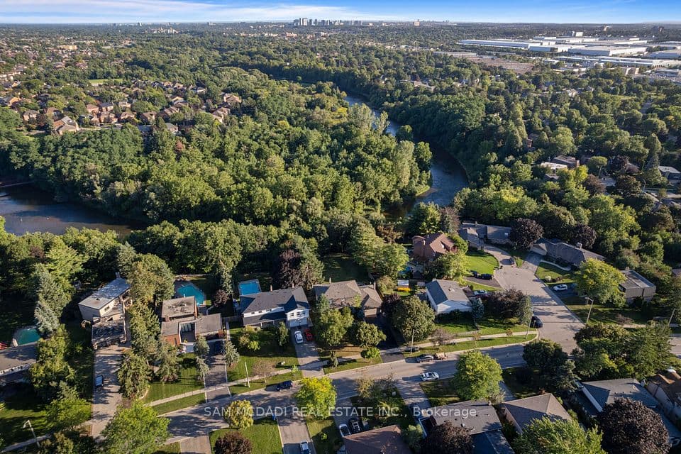 21 Kenninghall Boulevard, Mississauga, ON L5N 1J5 – photo 3