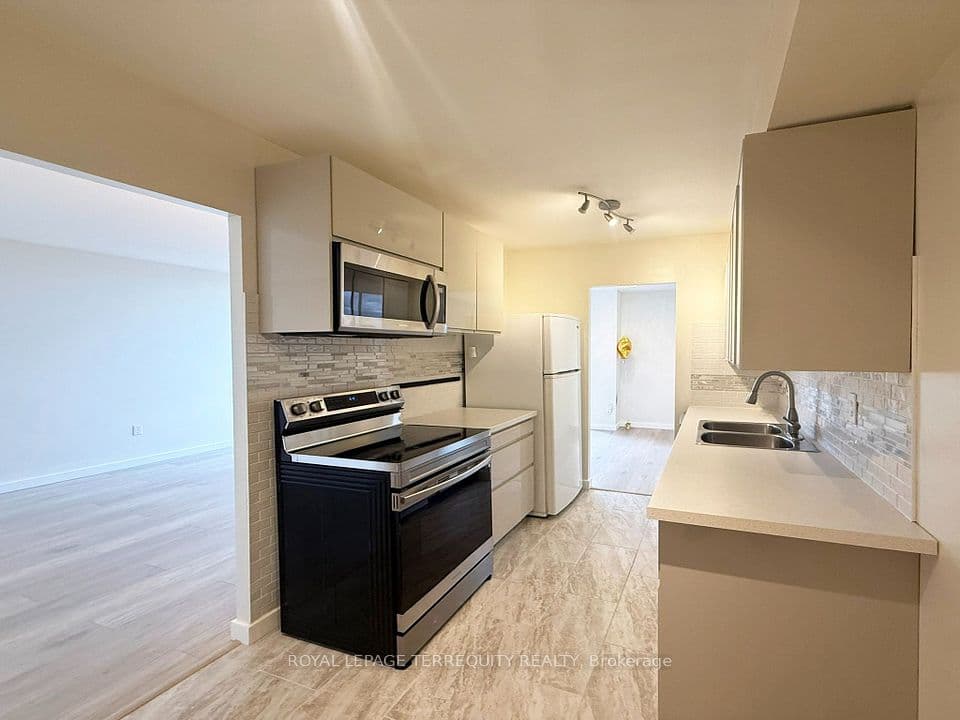 420 Mill Road 1901, Toronto, ON M9C 1Z1 – photo 3