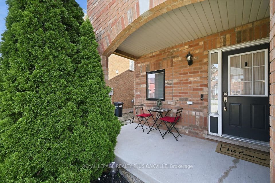 4080 Donnic Drive, Burlington, ON L7M 0A5 – photo 3