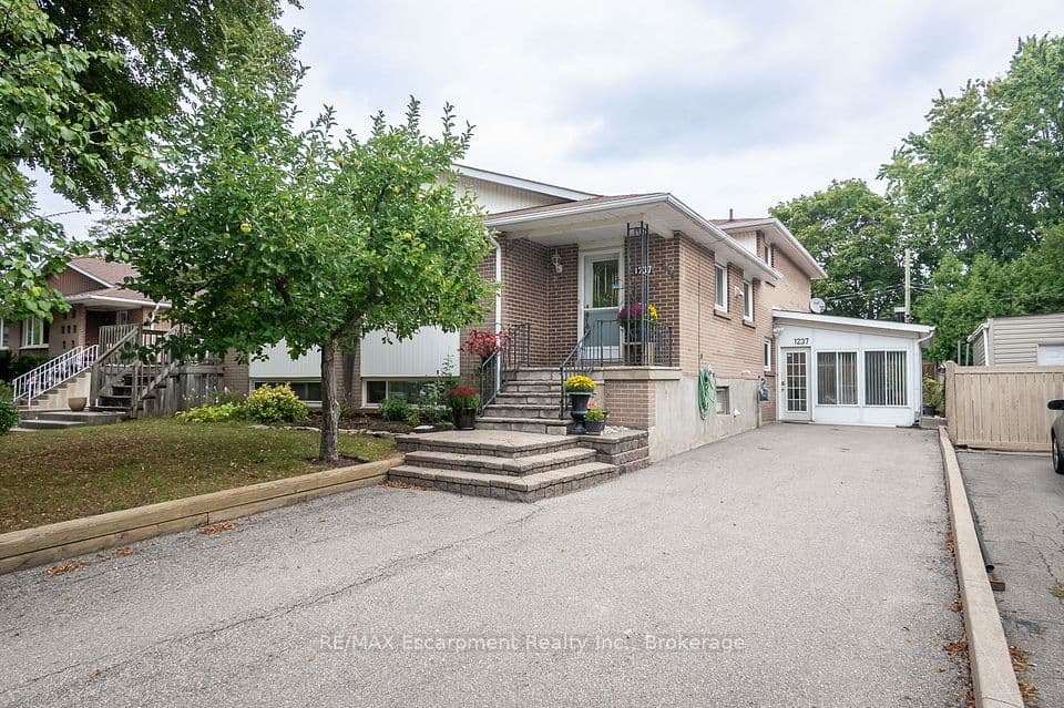 1237 REDBANK Crescent, Oakville, ON L6H 1Y4 – main photo