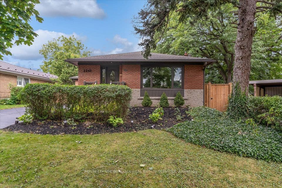 2241 Joyce Street, Burlington, ON L7R 2B6 – photo 2