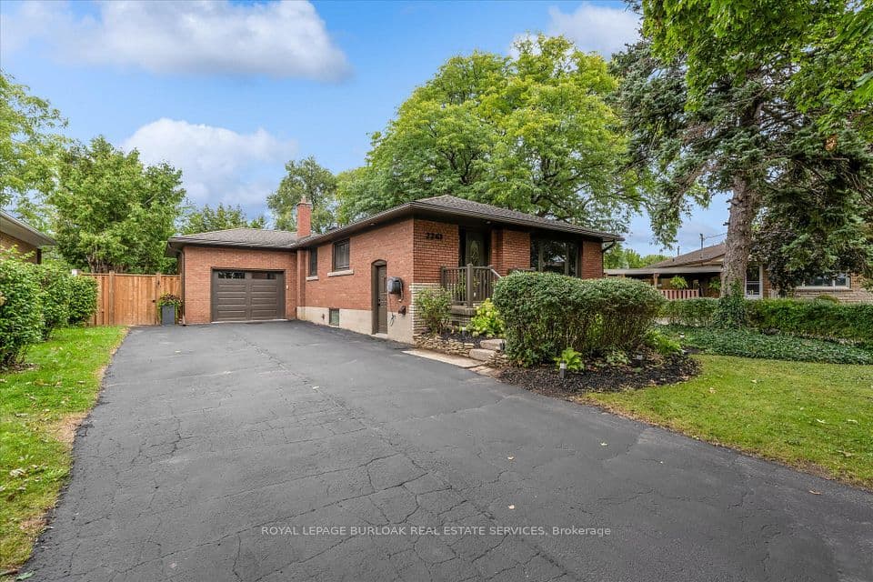 2241 Joyce Street, Burlington, ON L7R 2B6 – main photo