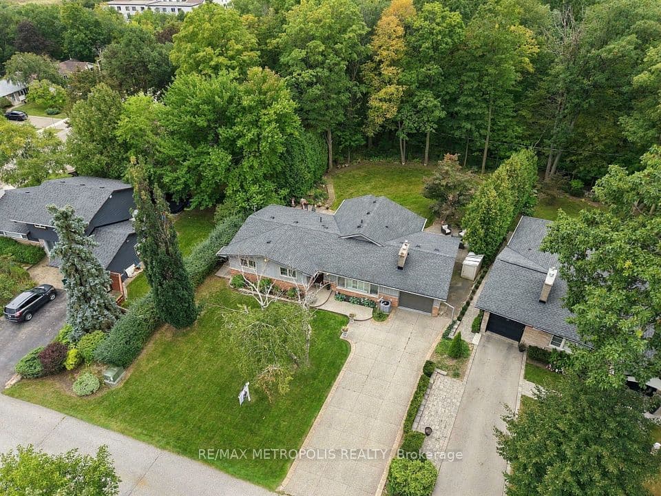 1228 Elgin Crescent, Oakville, ON L6H 2J7 – photo 2