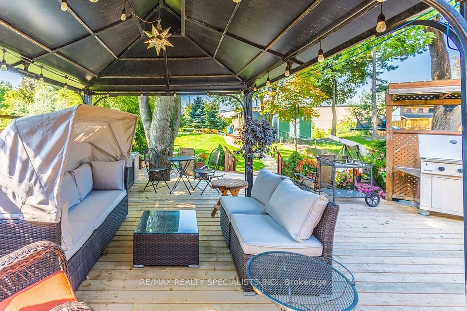 32 Falconer Drive, Mississauga, ON L5N 1M4 – photo 3