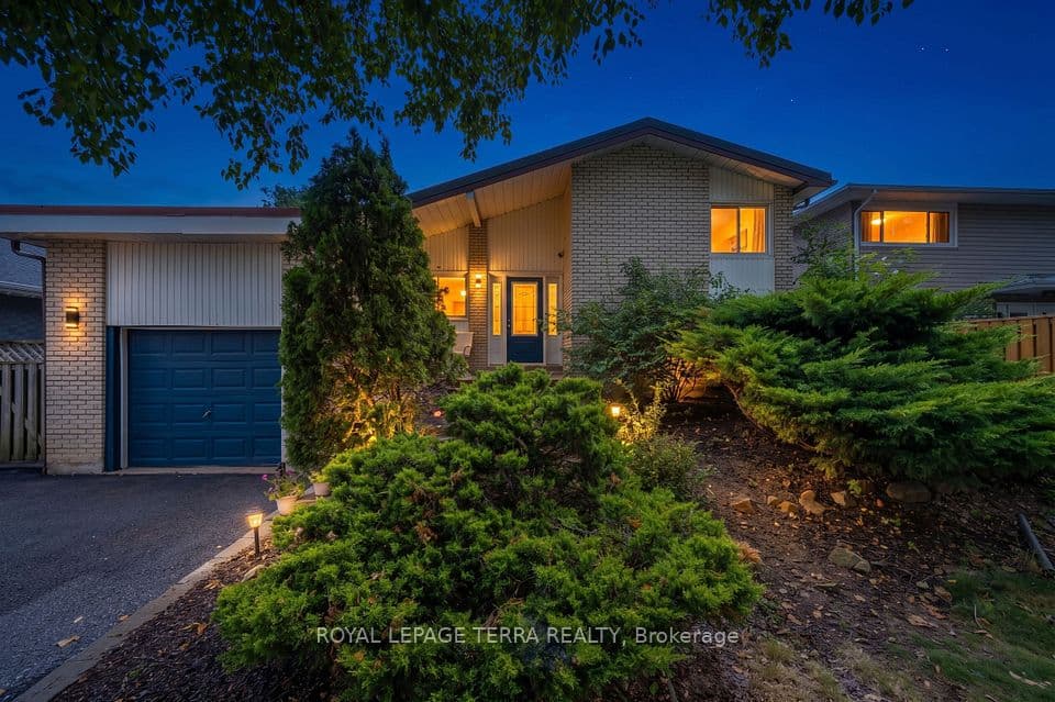 1571 Lewisham Drive, Mississauga, ON L5J 3R2 – photo 2