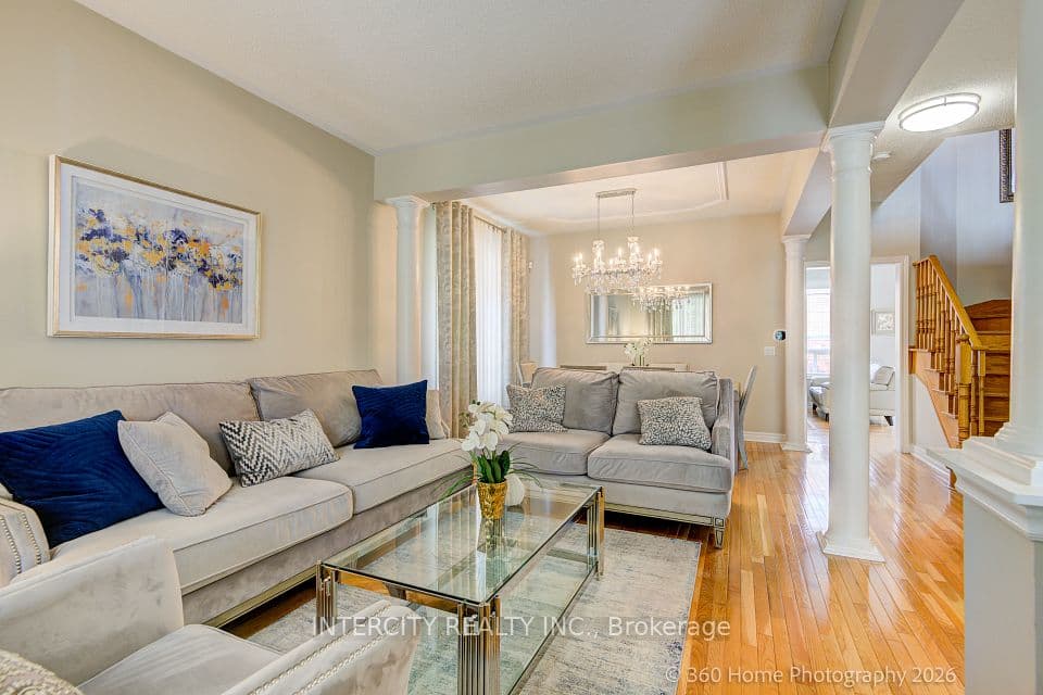 27 Modesto Crescent, Brampton, ON L6P 1K2 – main photo