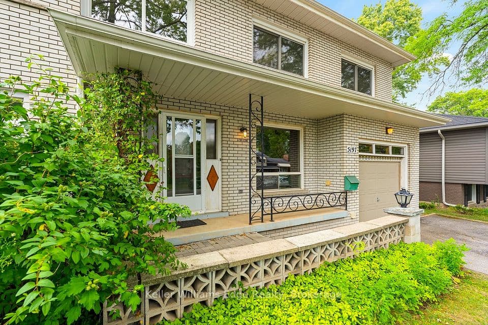 5197 Cherryhill Crescent, Burlington, ON L7L 4C3 – photo 3