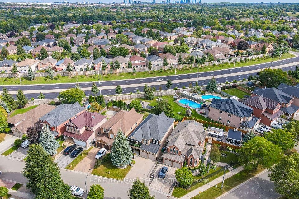 7350 Glamorgan Way, Mississauga, ON L5N 7Z3 – photo 3