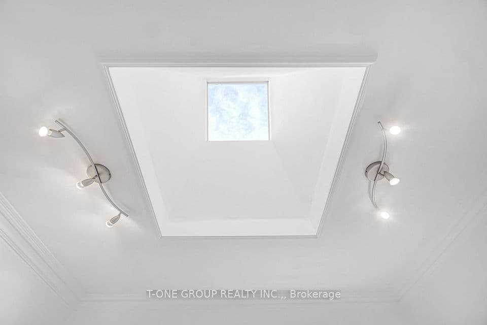 13 Twenty Ninth Street, Toronto, ON M8W 3A9 – photo 2