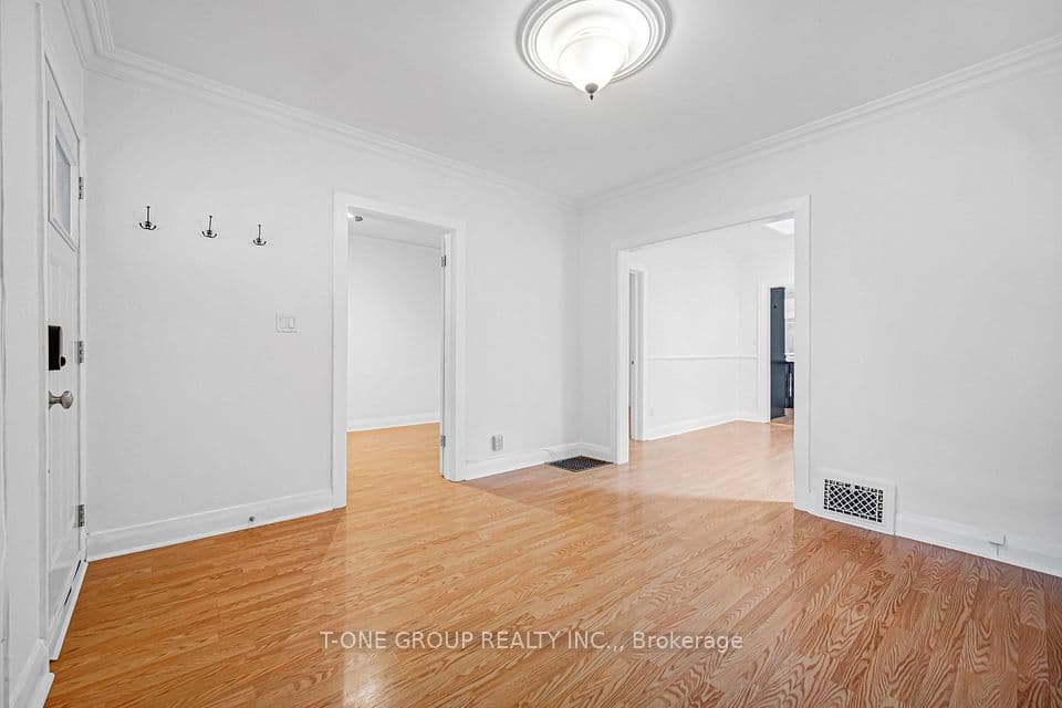 13 Twenty Ninth Street, Toronto, ON M8W 3A9 – photo 3