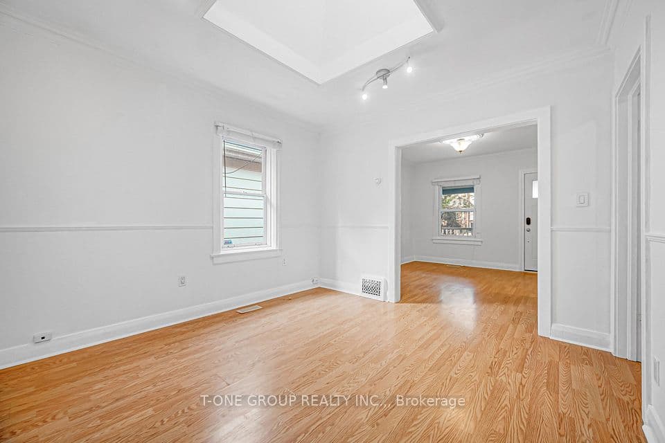 13 Twenty Ninth Street, Toronto, ON M8W 3A9 – main photo