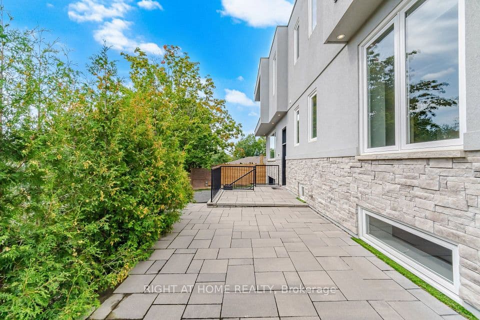 107 Trethewey Drive, Toronto, ON M6M 4B6 – photo 3