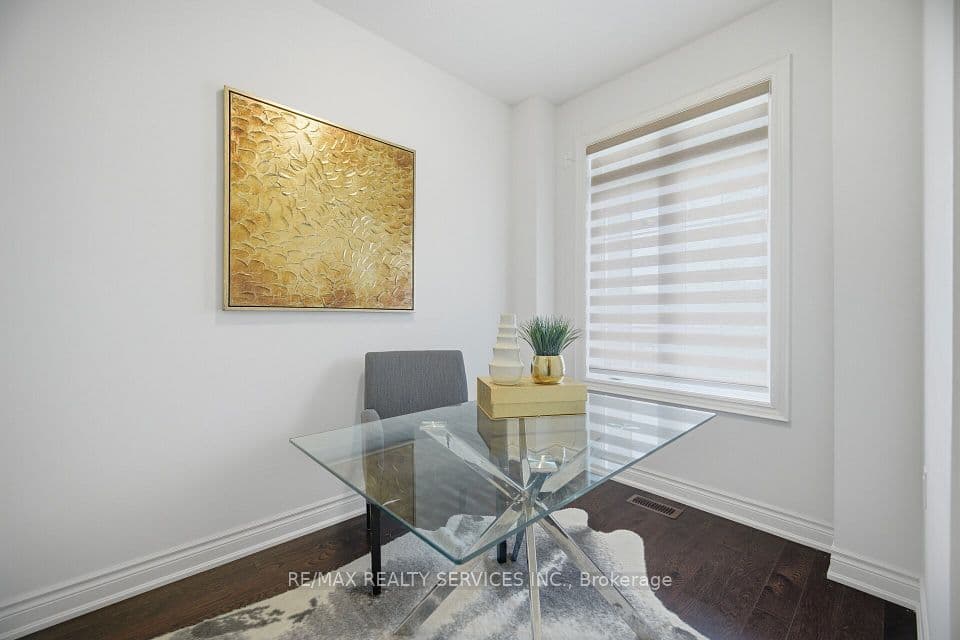 585 Dougall Avenue, Caledon, ON L7C 3Z2 – photo 3