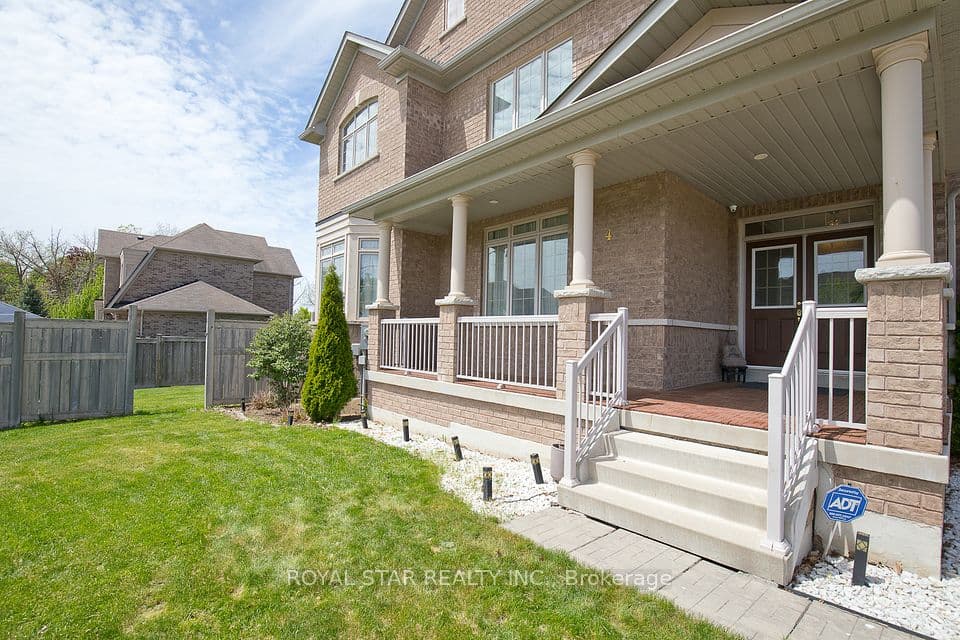 4 Berkwood Hollow, Brampton, ON L6Y 0X6 – photo 2