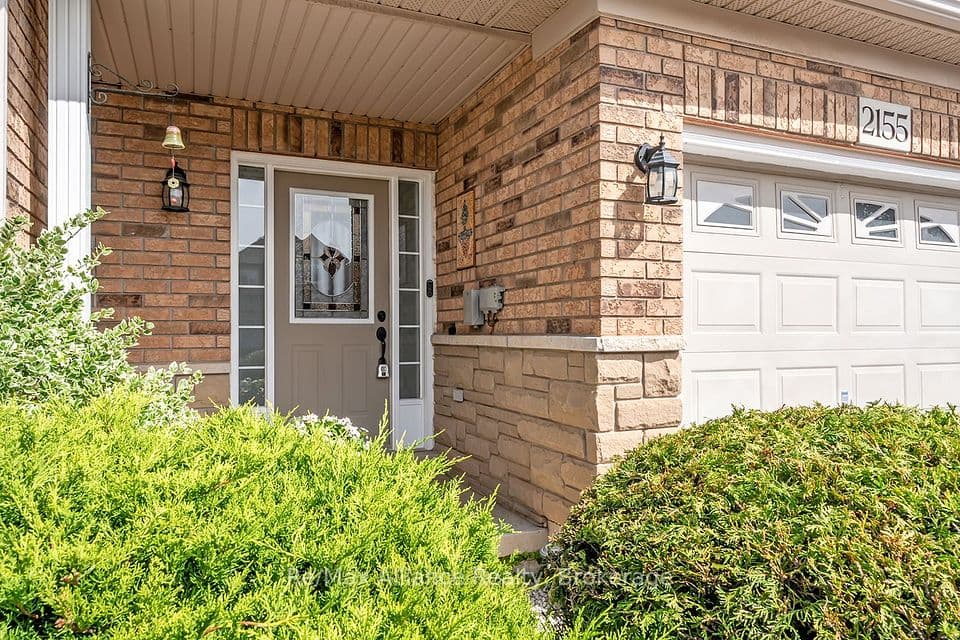 2155 Redstone Crescent, Oakville, ON L6M 5B2 – photo 2