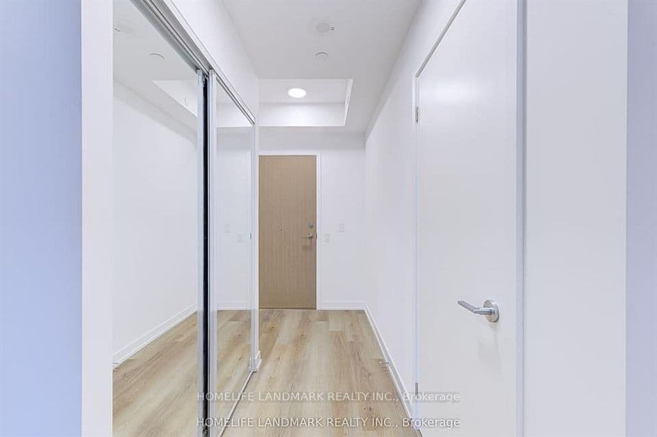 395 Square One Drive 1112, Mississauga, ON L5B 0P6 – photo 2