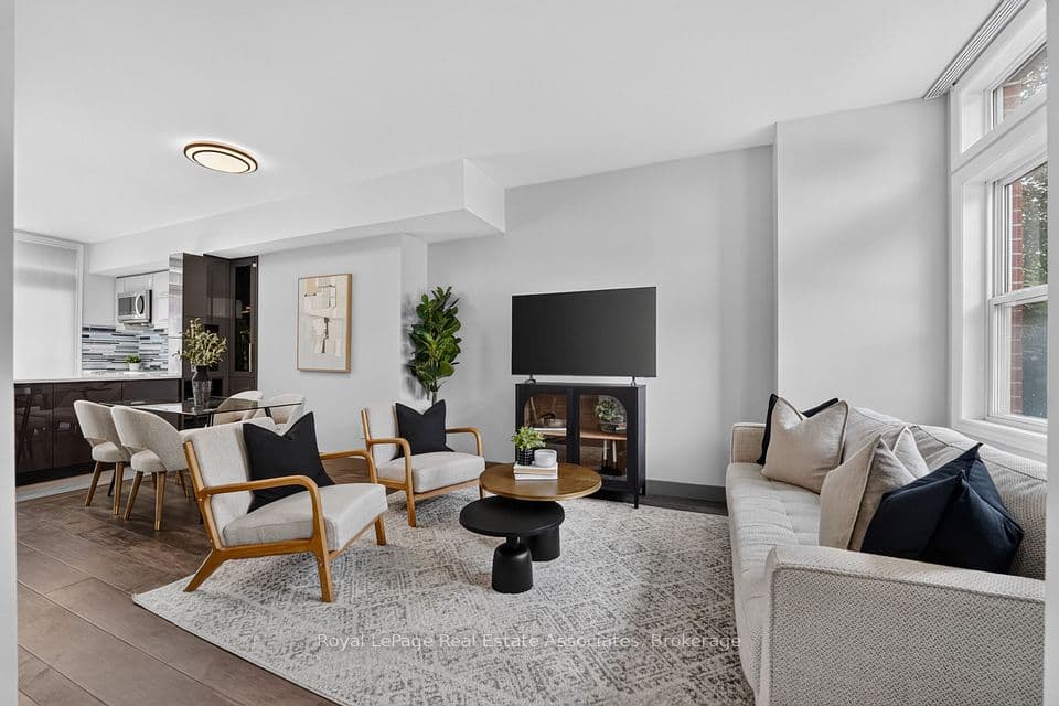 30 Michael Power Place, Toronto, ON M9A 5G9 – photo 2