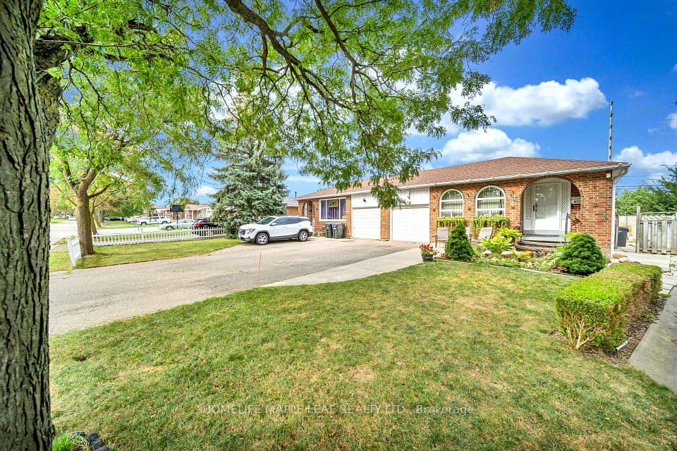 62 Marchbank Crescent, Brampton, ON L6S 3B1 – photo 2