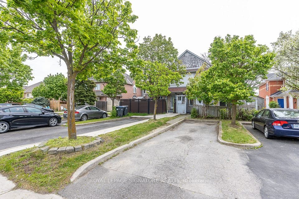 60 Blue Spruce Street, Brampton, ON L6R 1C3 – main photo