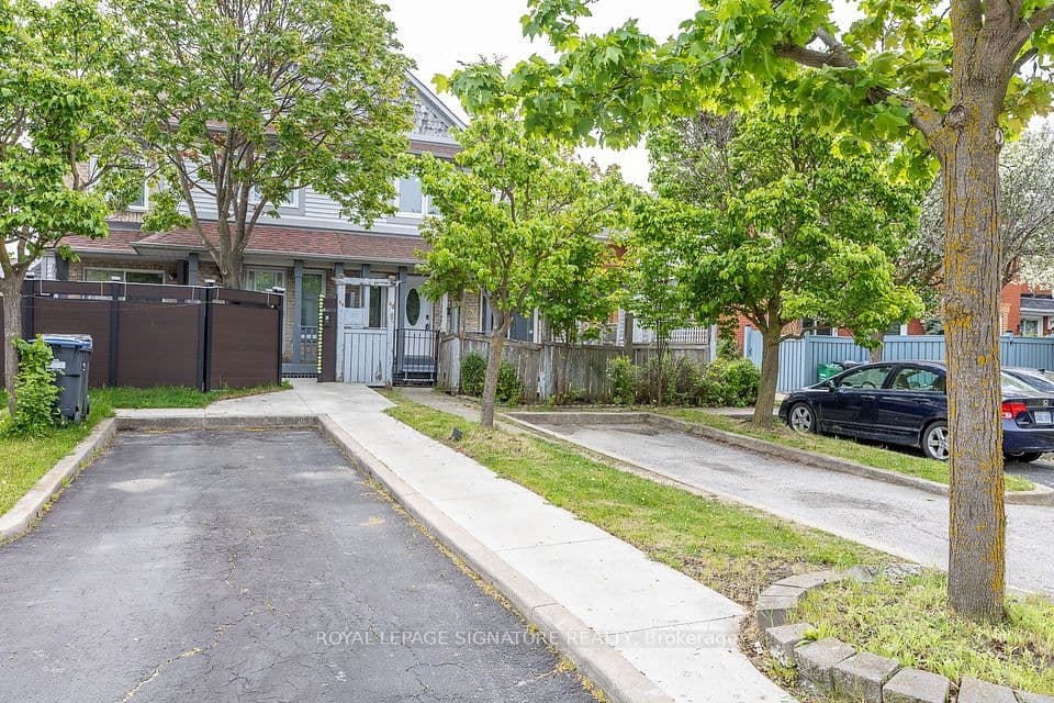 60 Blue Spruce Street, Brampton, ON L6R 1C3 – photo 3