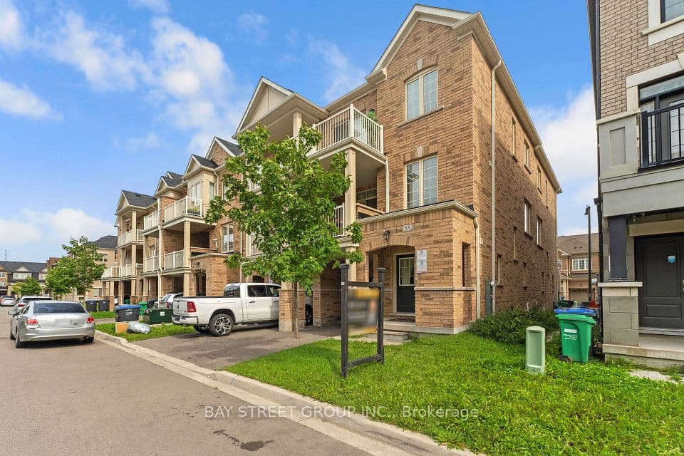 53 Fruitvale Circle, Brampton, ON L7A 5B9 – photo 3