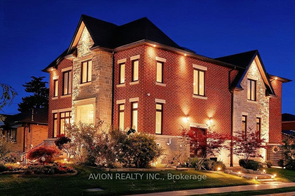220 Falstaff Avenue, Toronto, ON M6L 2E9 – main photo